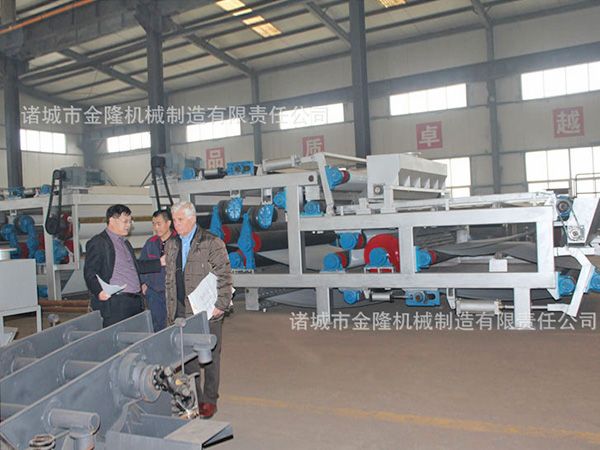 ZKG系列真空帶式壓濾機.jpg