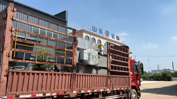 金日發(fā)貨！3立方平流式溶氣氣浮機(jī)助力水產(chǎn)加工污水處理 (2).JPG